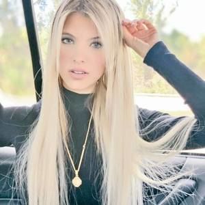 Meet your Posher, Estefanny